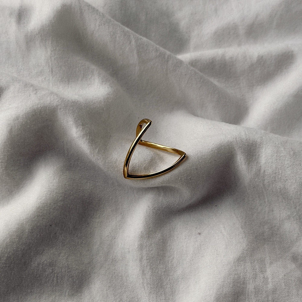 Unique Arrow 18k Gold Plated Ring (US 6)